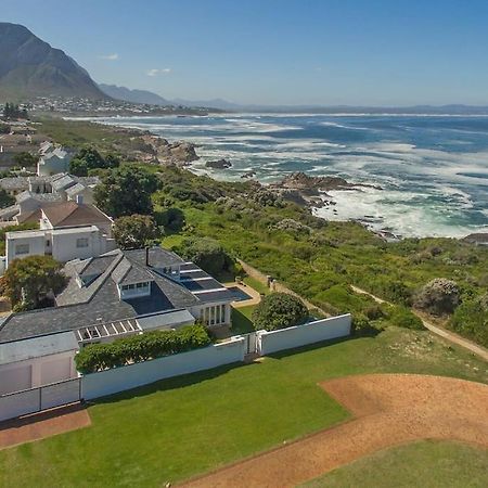 Wild Waters At Kraal Rock On The Cliffs In Hermanus Exteriér fotografie